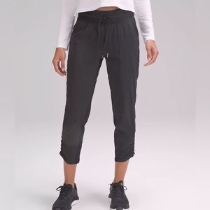 Lululemon | Dance Studio Cropped Pants | Black | Size 6